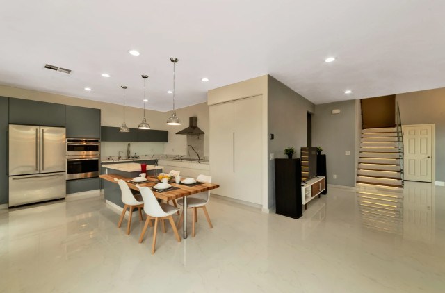 Open Kitchen 