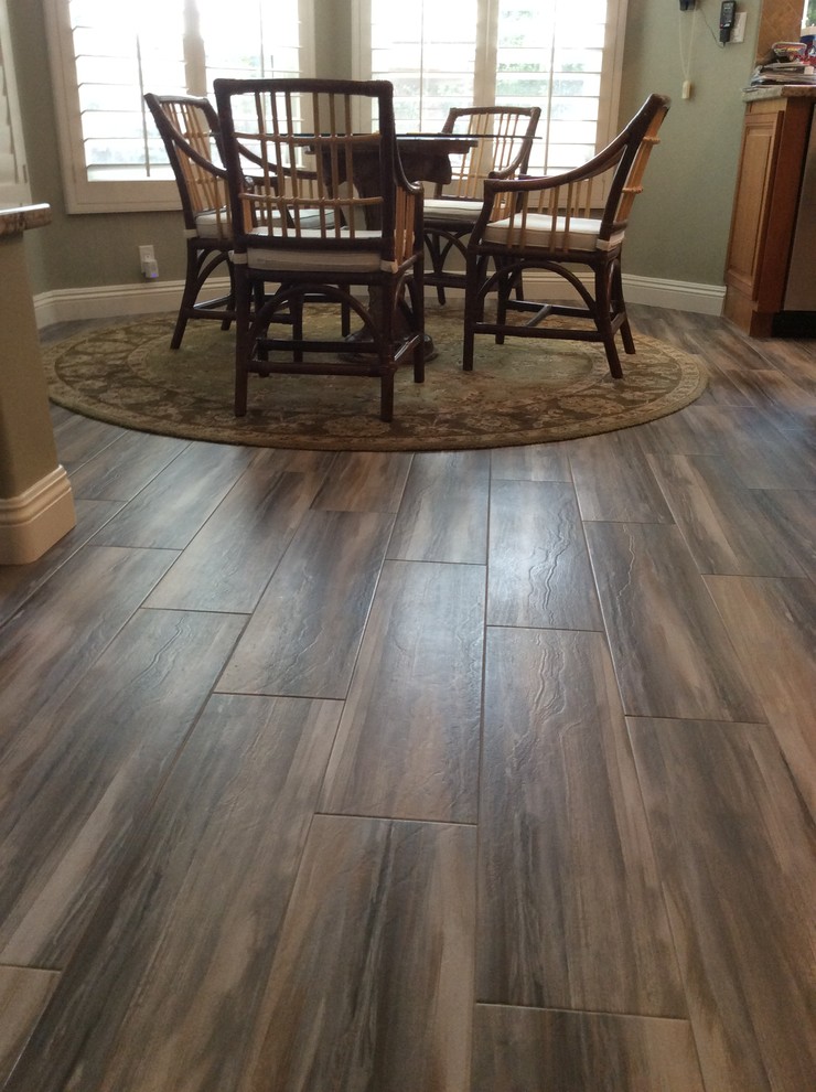 Home design - transitional home design idea in Orange County