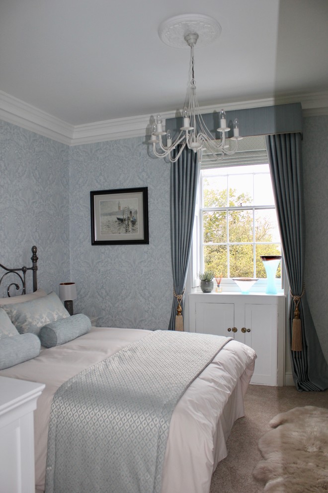 Inspiration for a traditional bedroom in Essex.