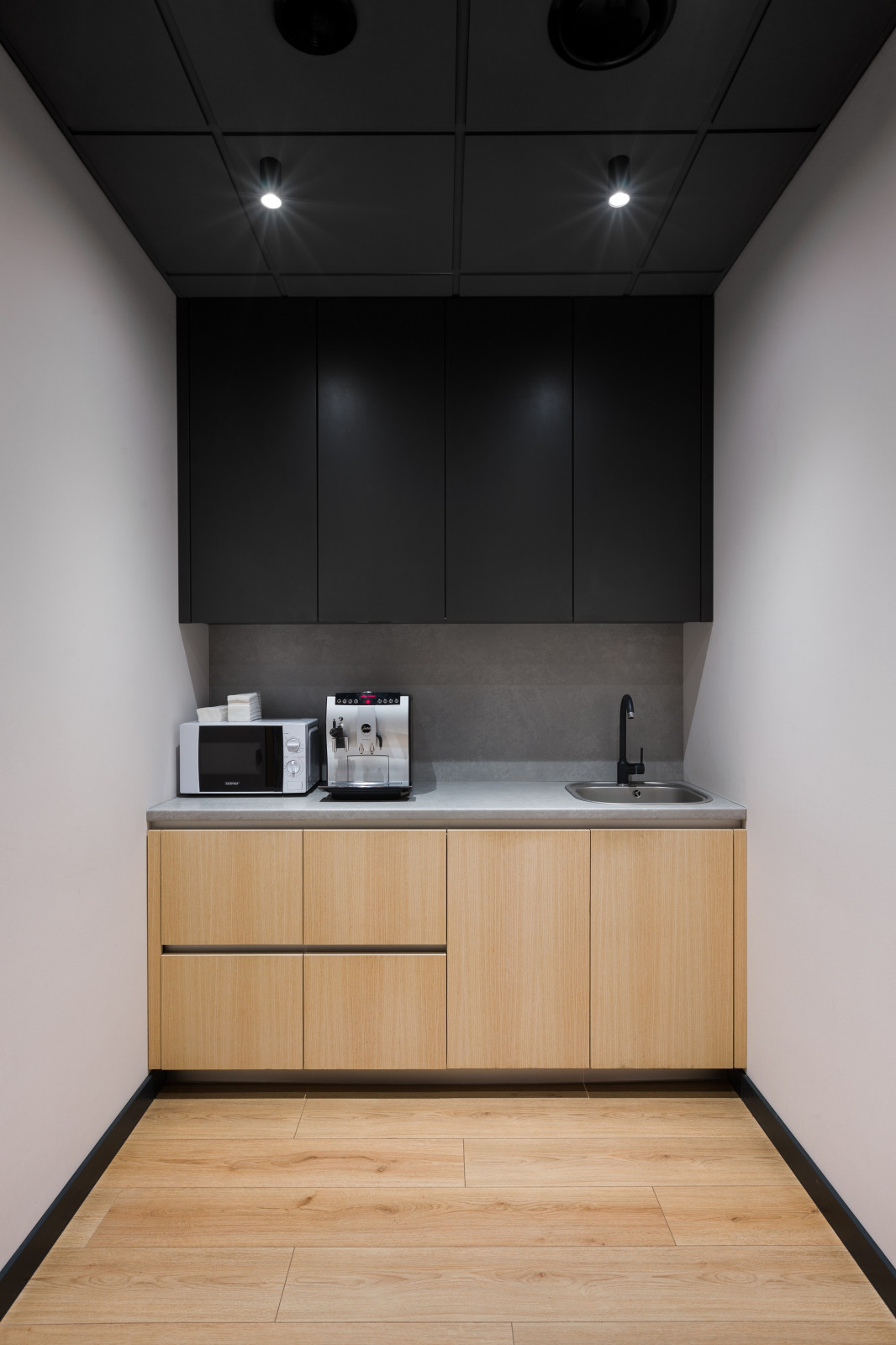 ОФИС ДЛЯ КОМПАНИИ M DEVELOPMENT