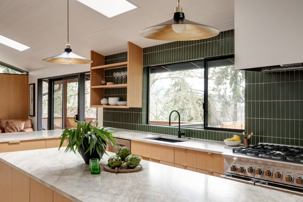 Идея дизайна: узкая кухня в стиле ретро