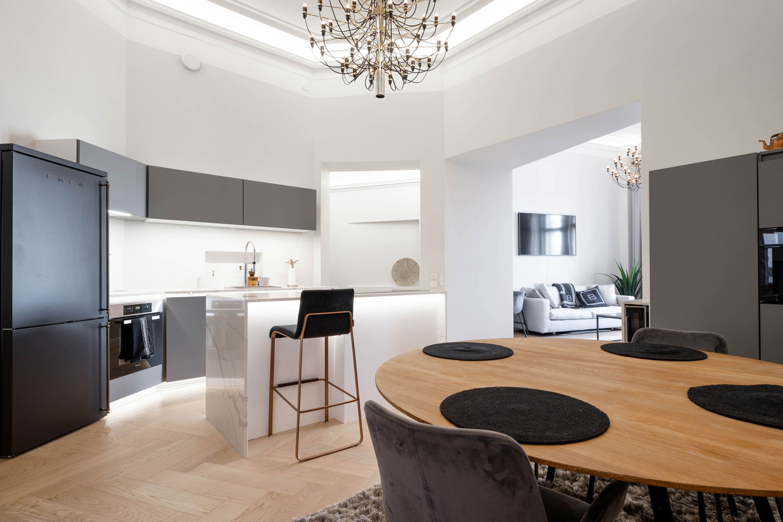 Квартира на набережной