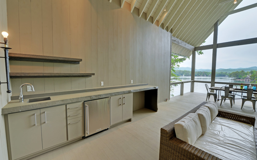 Design ideas for an eclectic verandah in Atlanta.