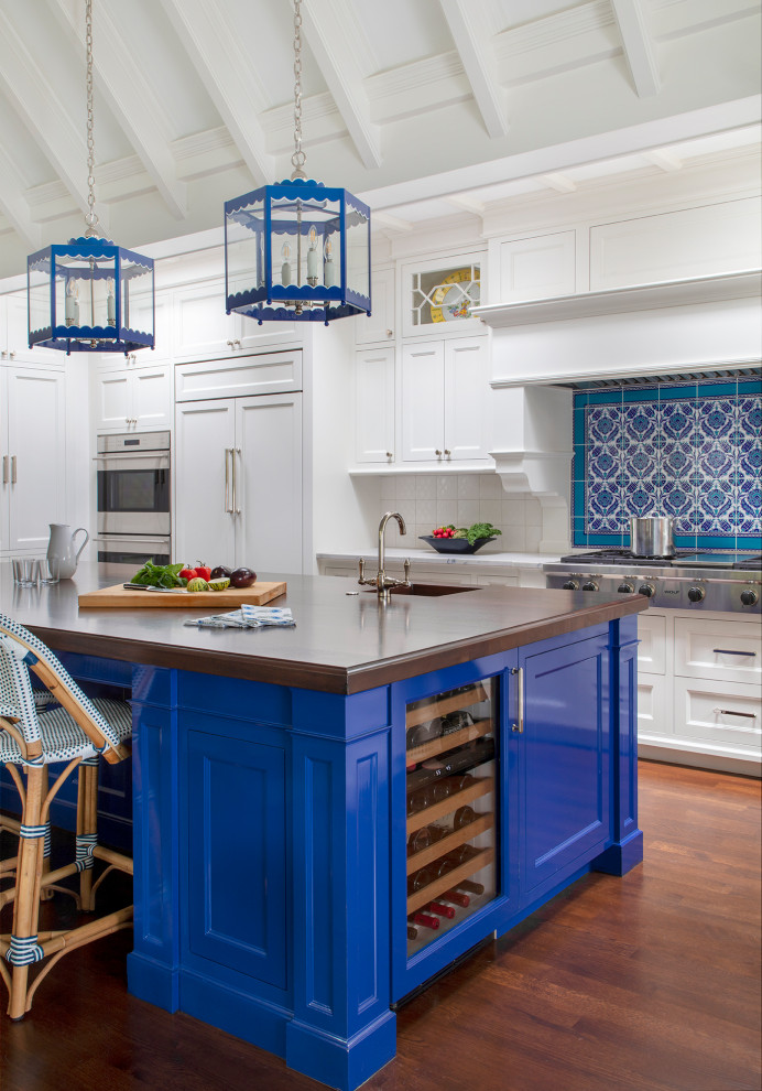 Kitchen - transitional kitchen idea in Boston