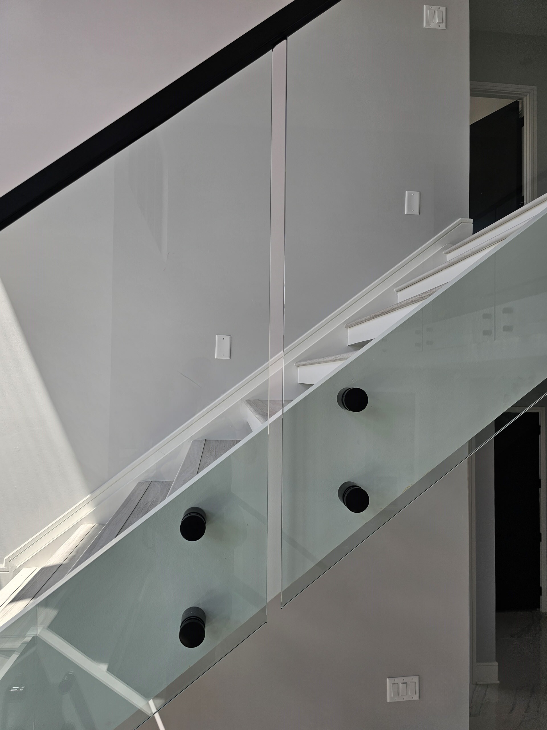125_Modern Open Rise Stair with Glass Balustrade, Aldie, VA 20105