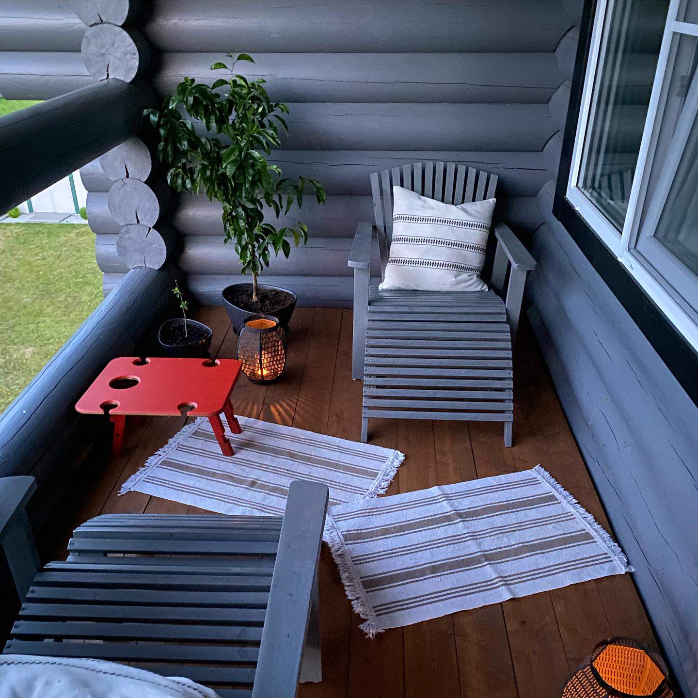 Балкон для отдыха в загородном доме