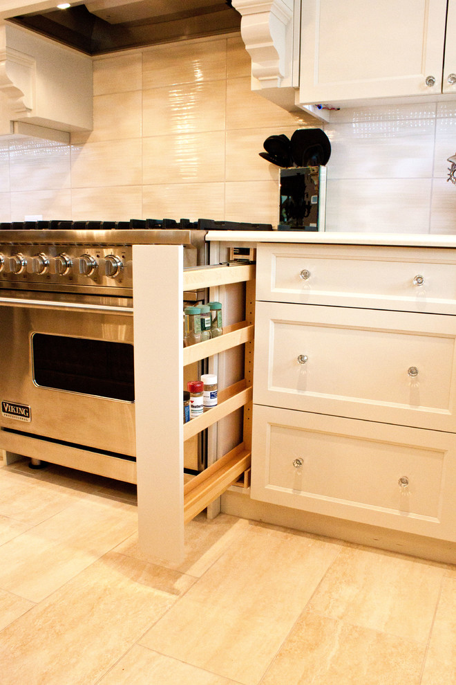 Transitional kitchen photo in Calgary
