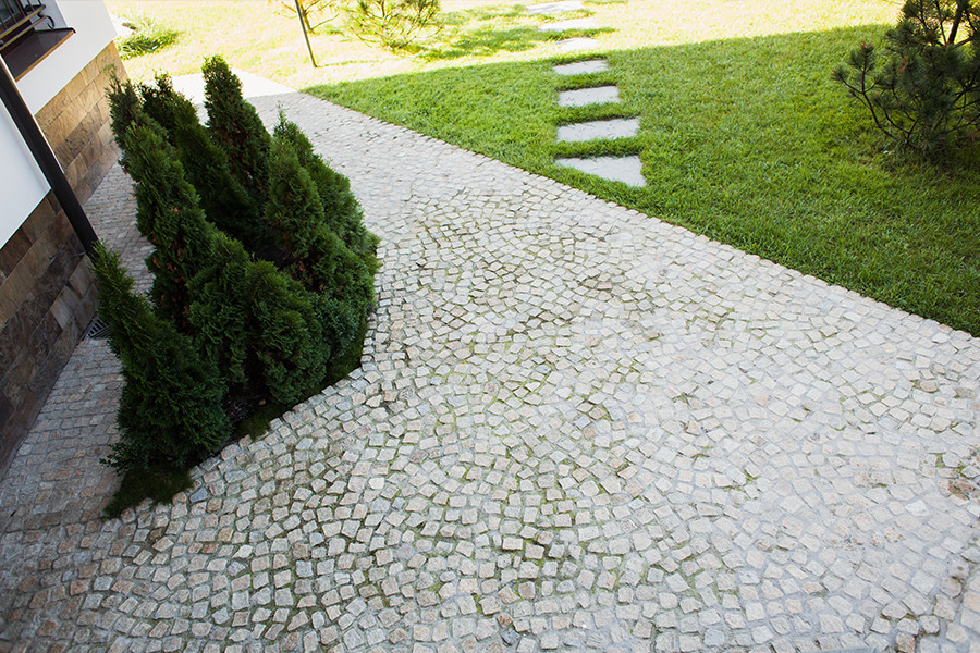 Каменный мотив