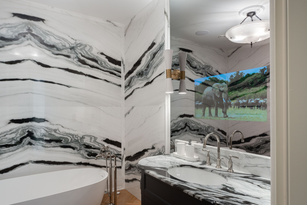 Телевизор в ванной на Котельнической