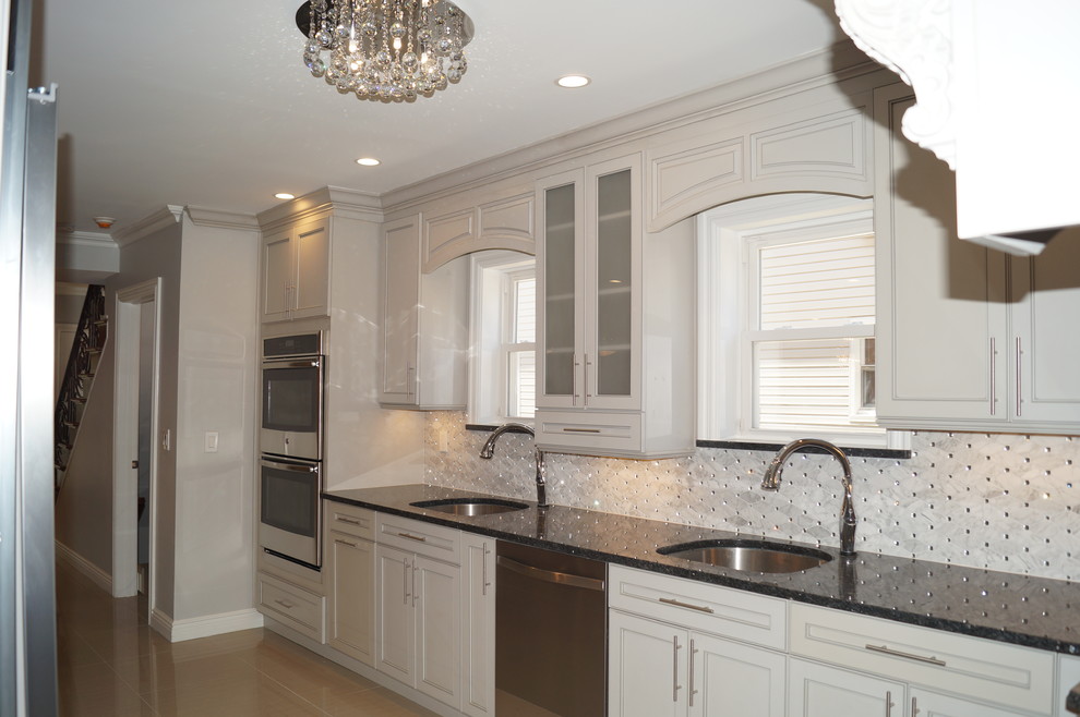 Inspiration for a transitional kitchen remodel in New York