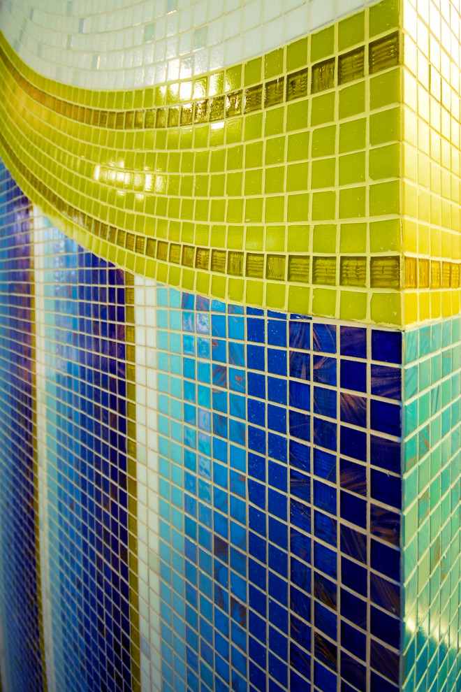 Бассейн в гостиничном комплексе