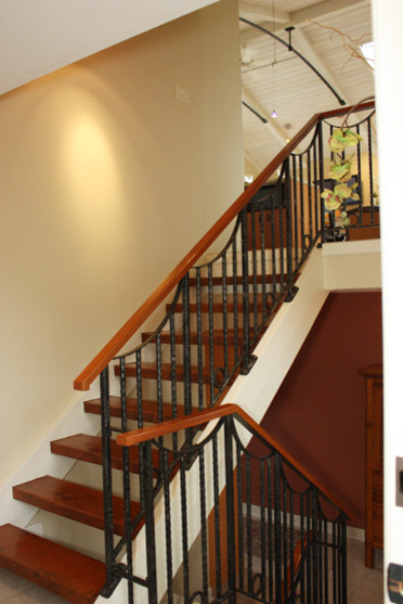 Design ideas for a contemporary staircase in Milwaukee.