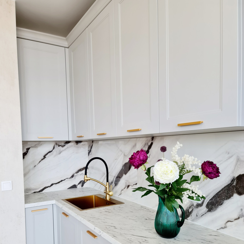 Кухня угловая с пеналом ЖК на ул. Дружбы, г. Кемерово