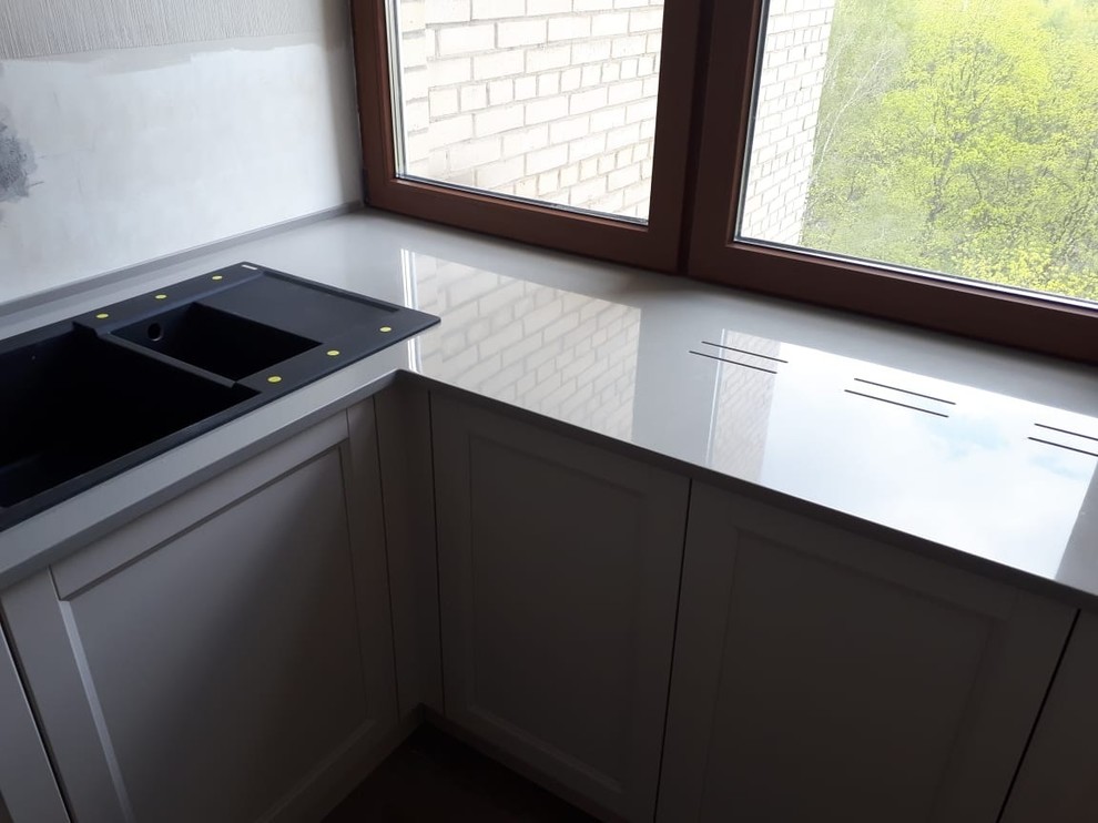 Серая столешница из акрилового камня LG Hi-Macs