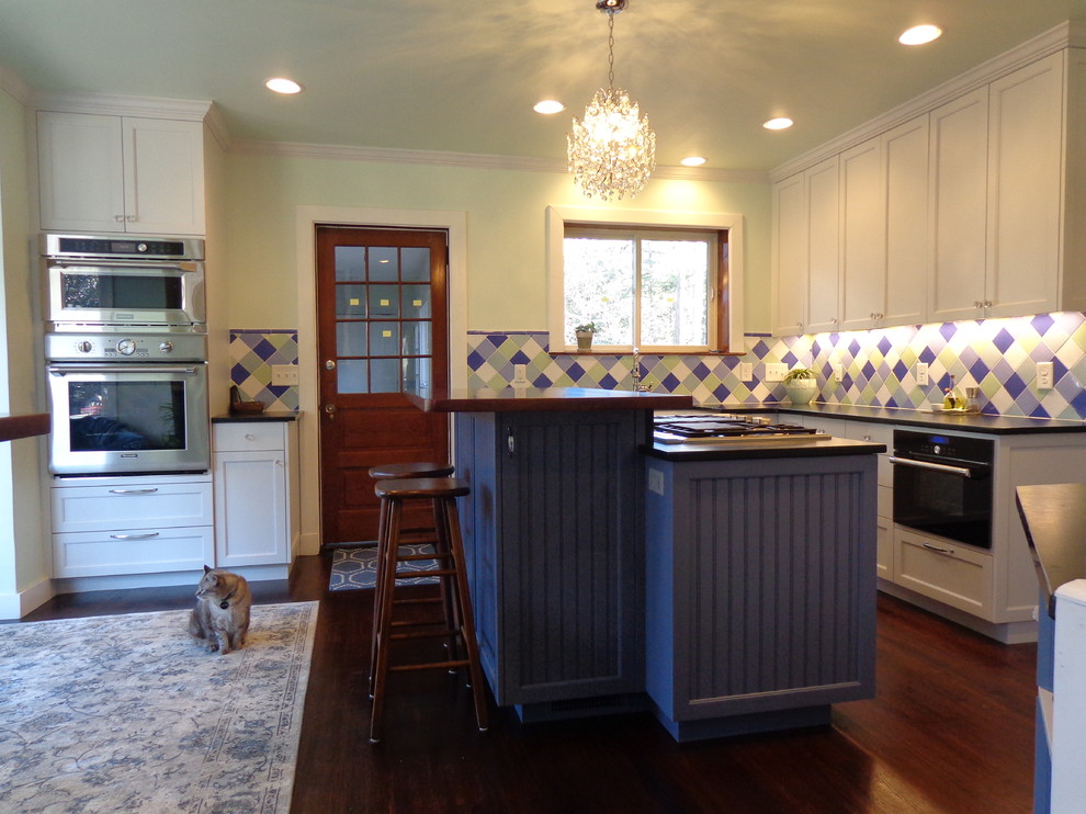 Inspiration for a transitional kitchen remodel in Raleigh