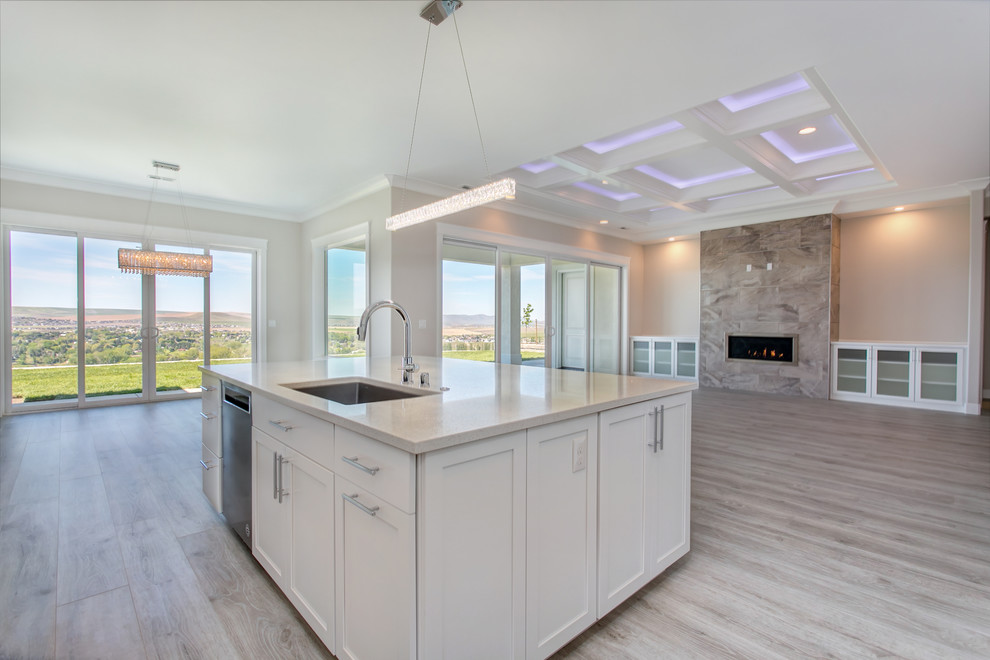 Kitchen - transitional kitchen idea in Seattle