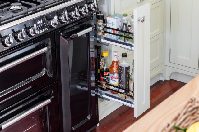 pull-out bottle unit landstil-koekken