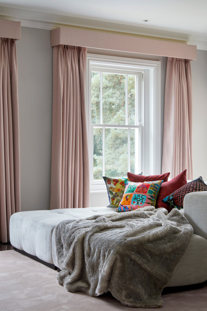 Worplesdon, Surrey modern-schlafzimmer