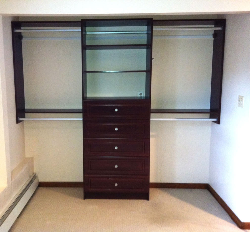 Design ideas for a traditional storage and wardrobe in Newark.