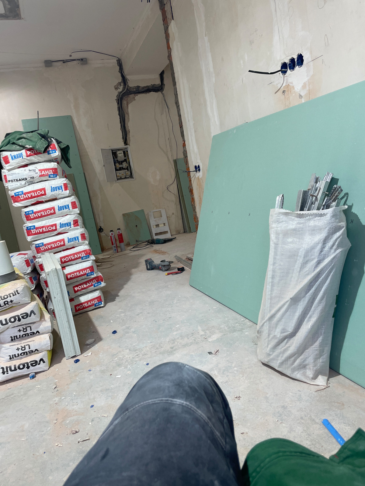 DC766374-06CD-4143-A657-594E2262AECE