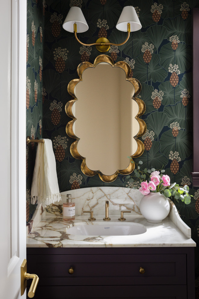Inspiration for a traditional cloakroom in Austin.