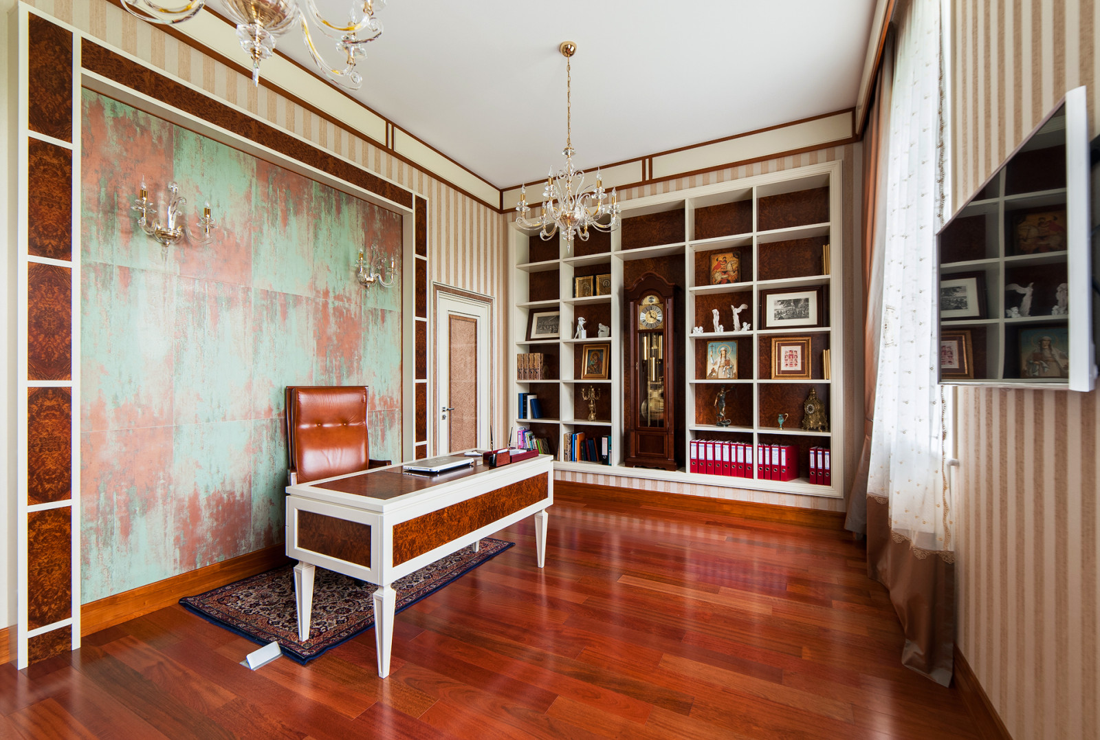 Кабинет в современном стиле от Mirt