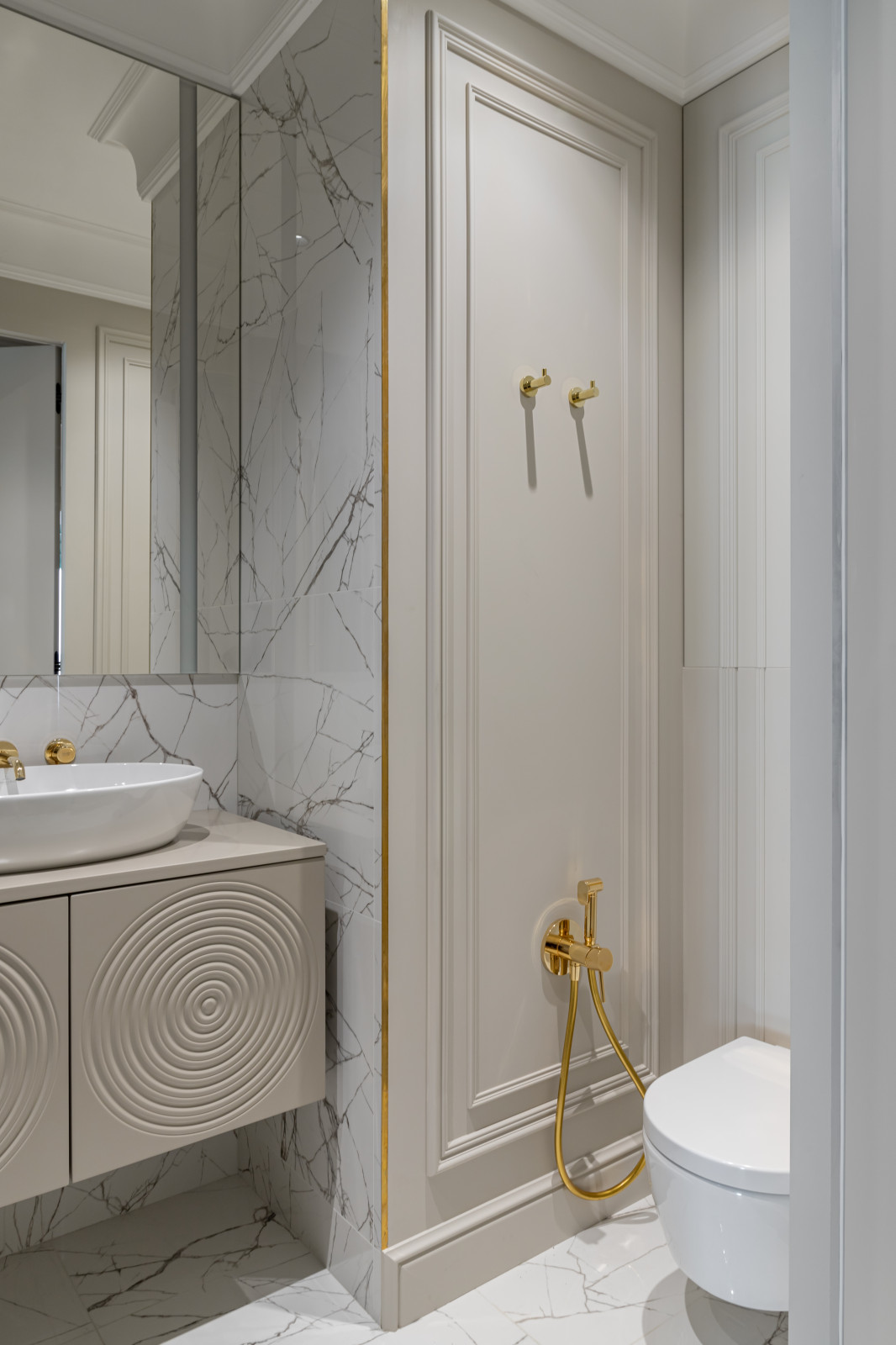 Просторная квартира в светлых оттенках