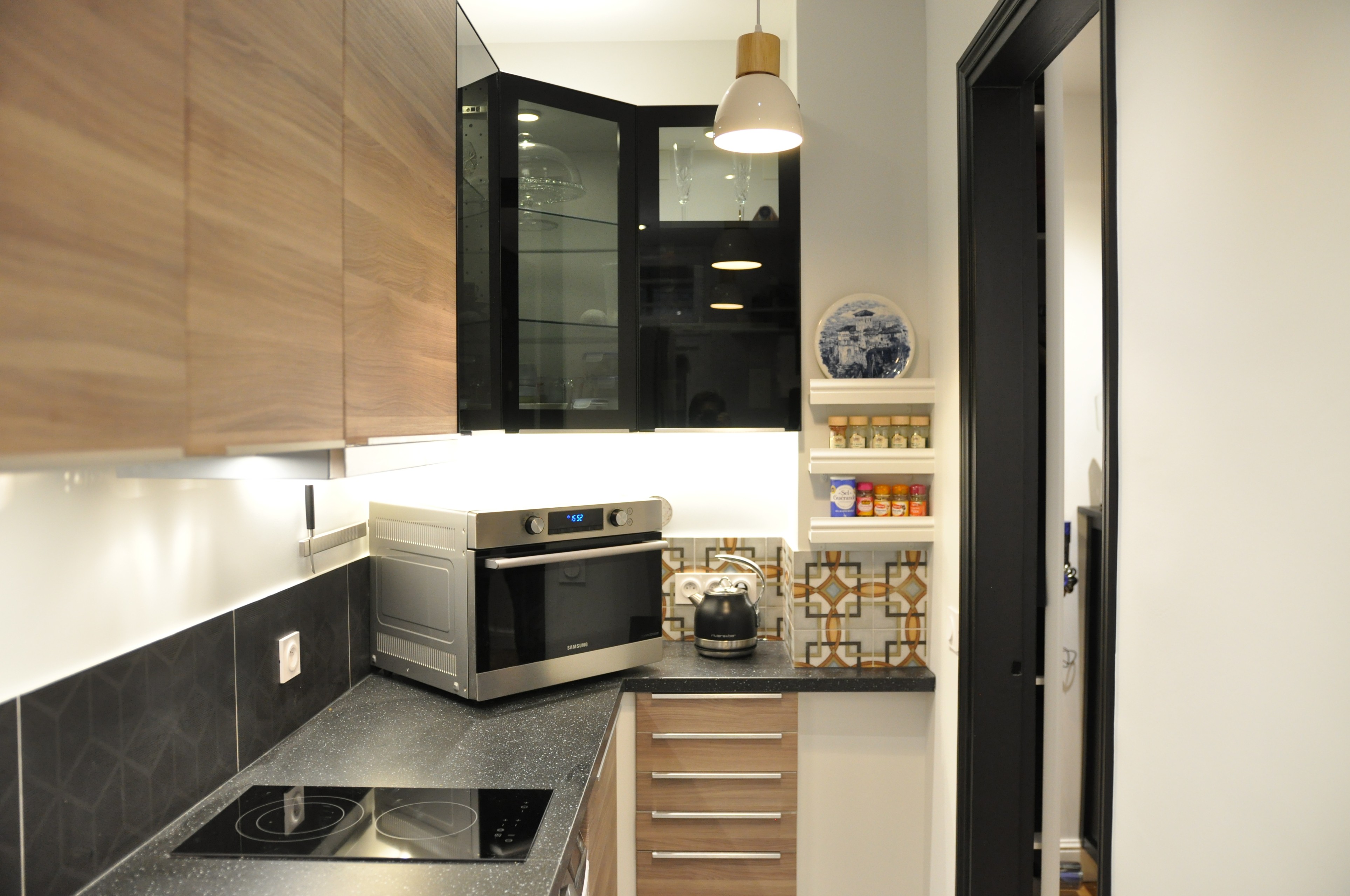 noir et blanc , doré.