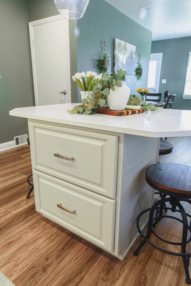 Farmhouse Style Kitchen