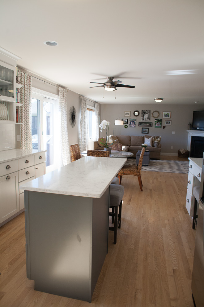 Kitchen - transitional kitchen idea