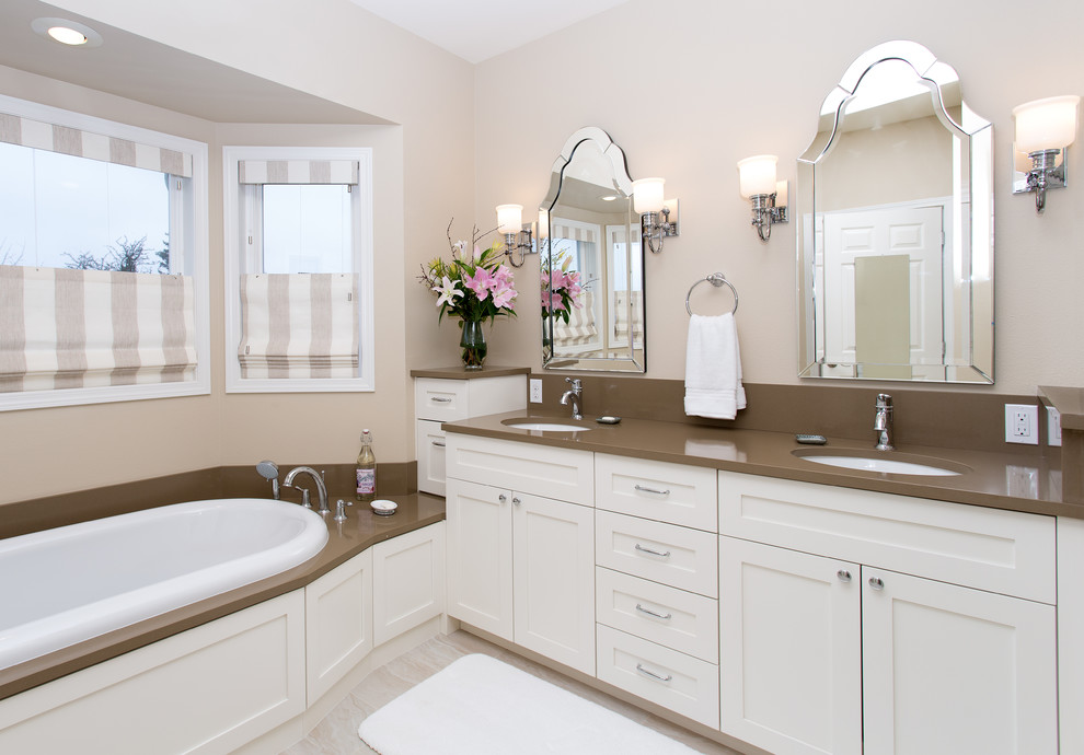 Example of a classic bathroom design in Seattle