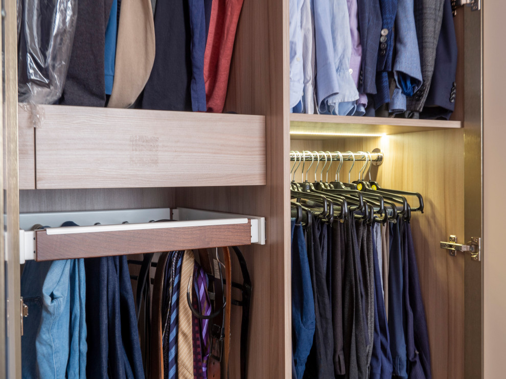 Стильный шкаф в спальню