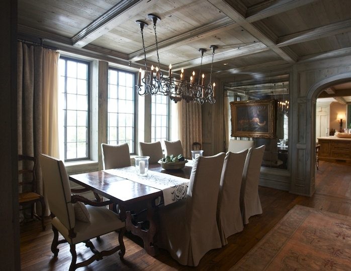 This is an example of a traditional dining room in Birmingham.
