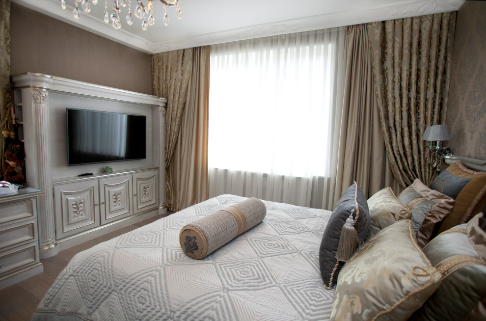 Спальни из розовой мечты: оформление кроватей; покрывала, валики, подушки