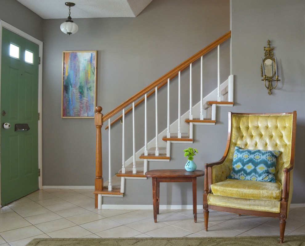 Example of an eclectic living room design in Dallas