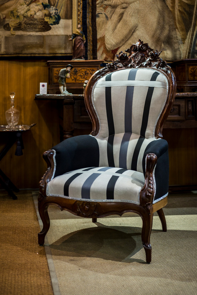 Design Furniture RESTYLING DI UNA POLTRONA LUIGI XVI
