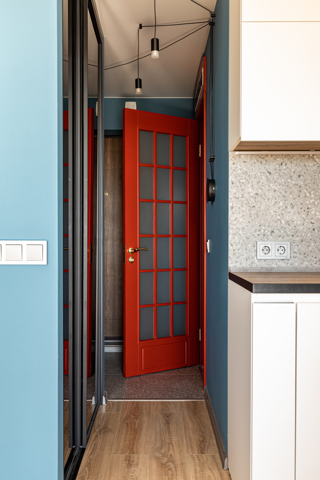 Квартира -студия  для молодого человека