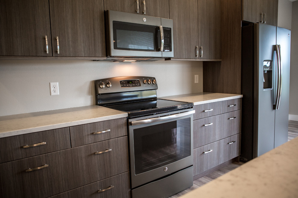 Example of a transitional kitchen design in Cedar Rapids