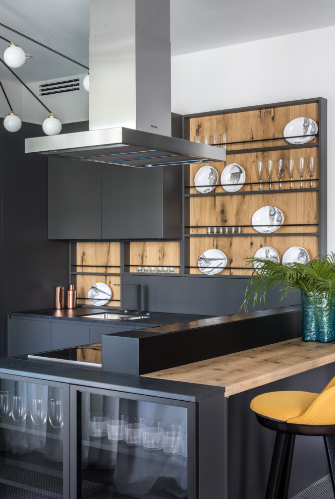 Яркая квартира с элементами из латуни