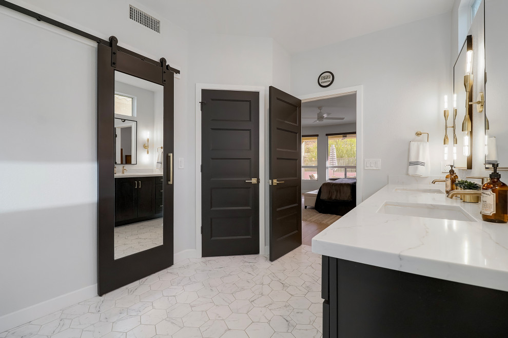 Bathroom - transitional bathroom idea in Phoenix