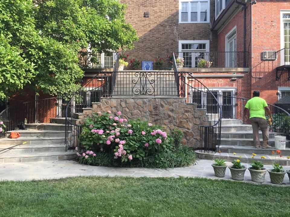 Example of a minimalist home design design in Baltimore