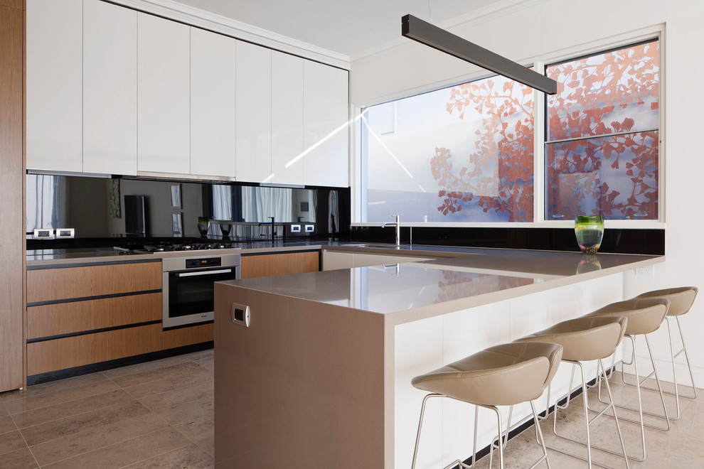 Photo of a modern kitchen in Melbourne with stainless steel appliances.
