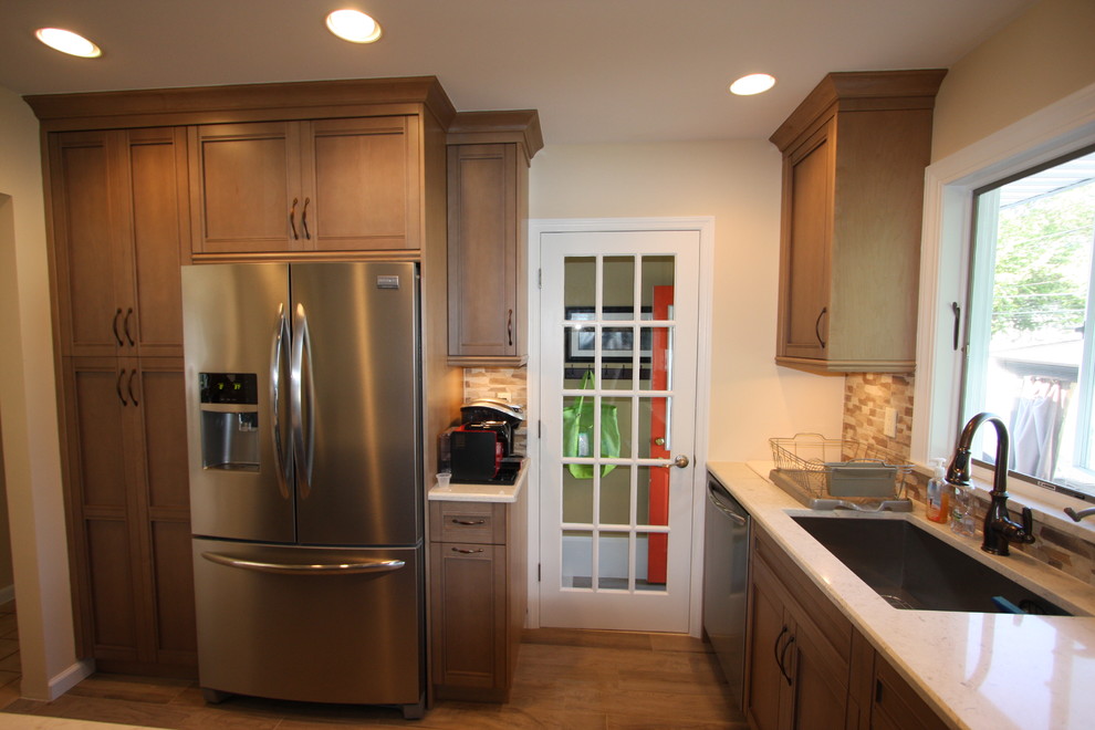 Transitional kitchen photo in New York