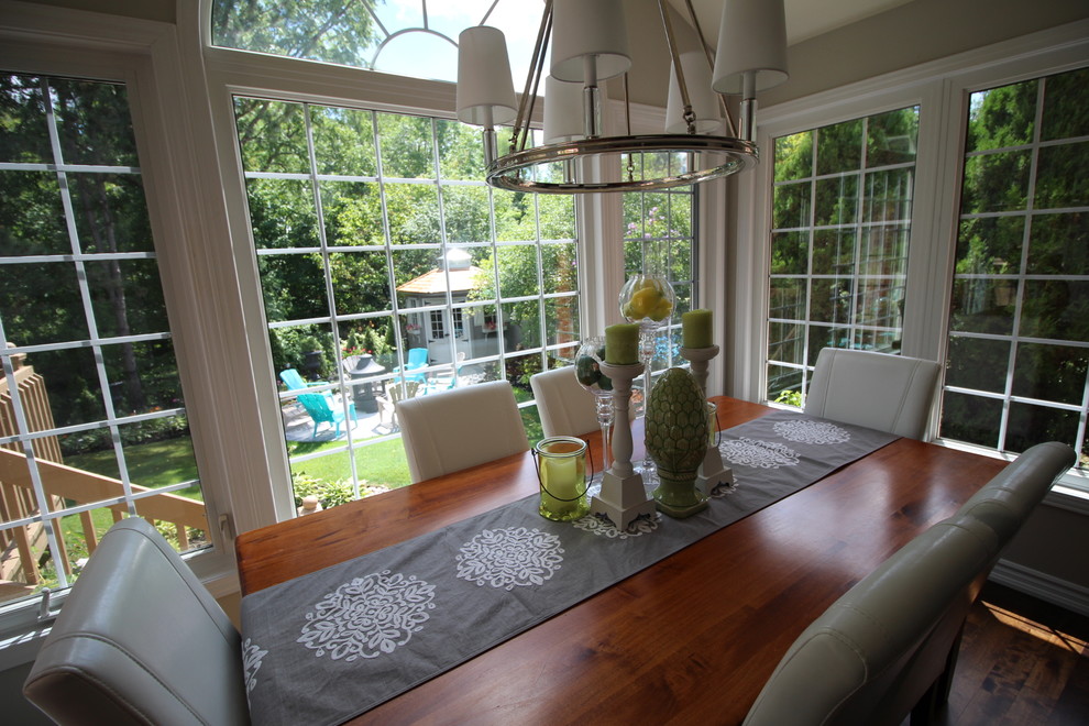 Example of a transitional kitchen design in Toronto
