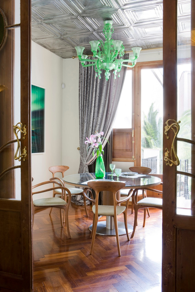 Inspiration for an eclectic dining room in Barcelona.
