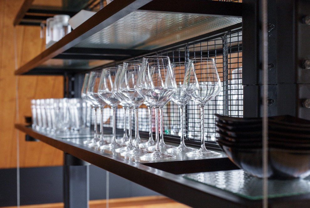 Мансарда с сетчатым баром для ТВ-программы "Дачный ответ"