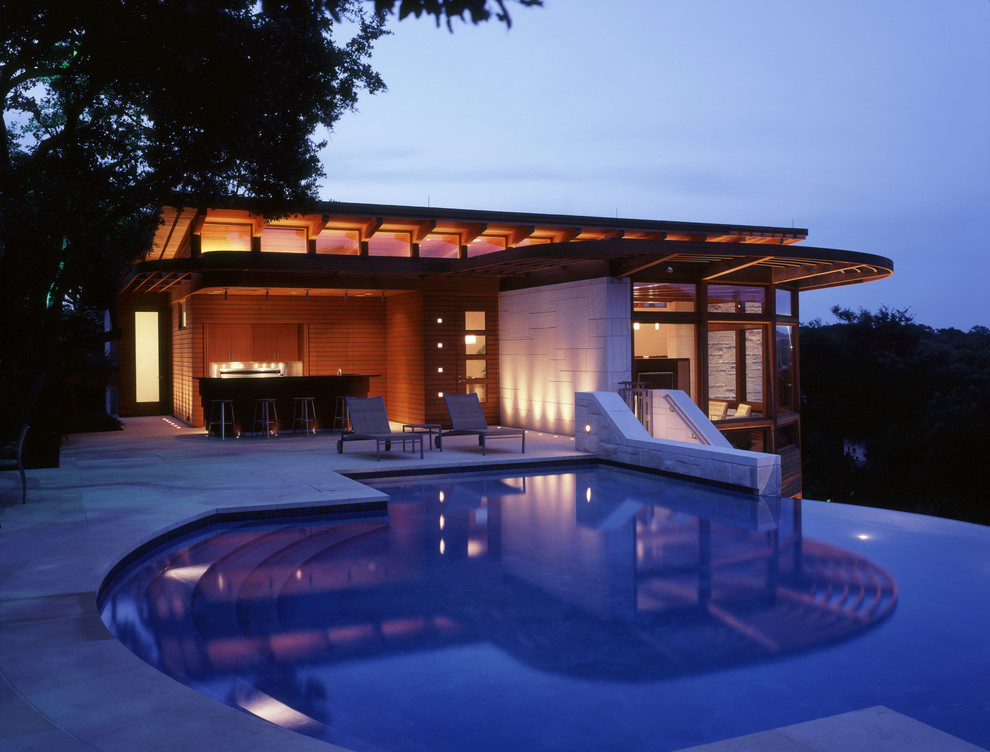 Contemporary pool in Seattle.