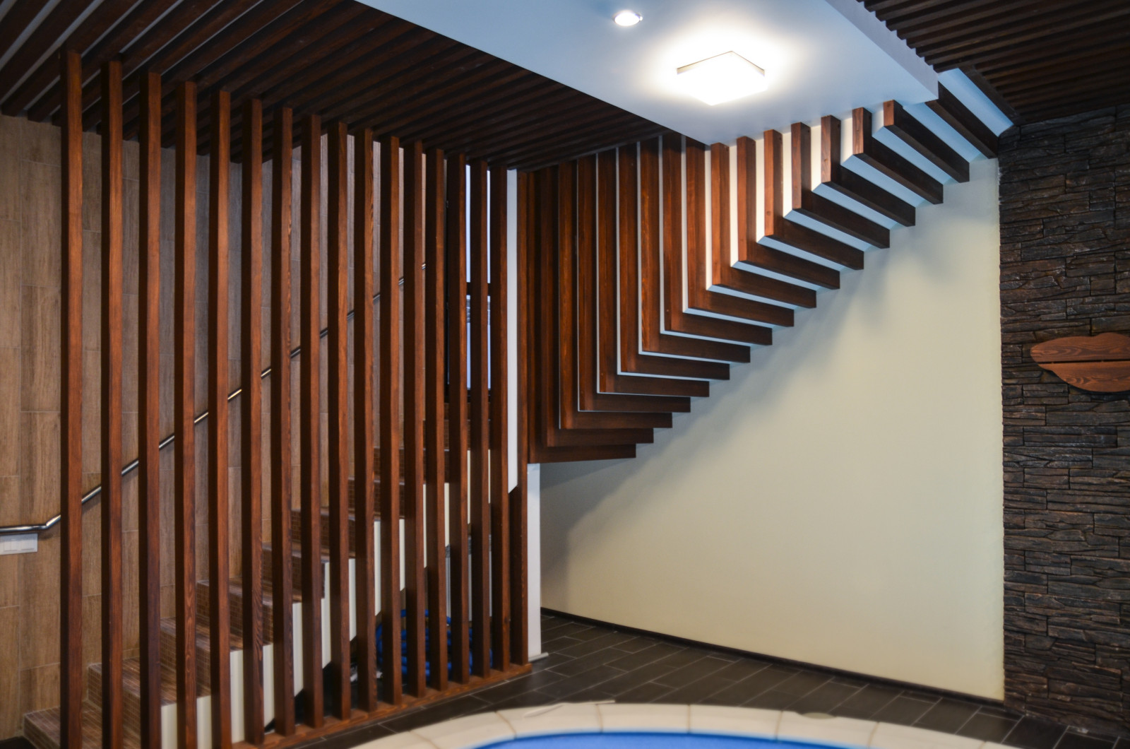 Бассейн в частном доме