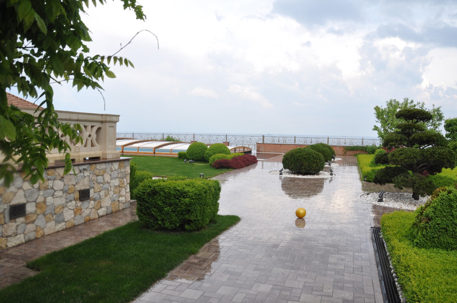 Classic Italian garden. / Классический итальянский сад.