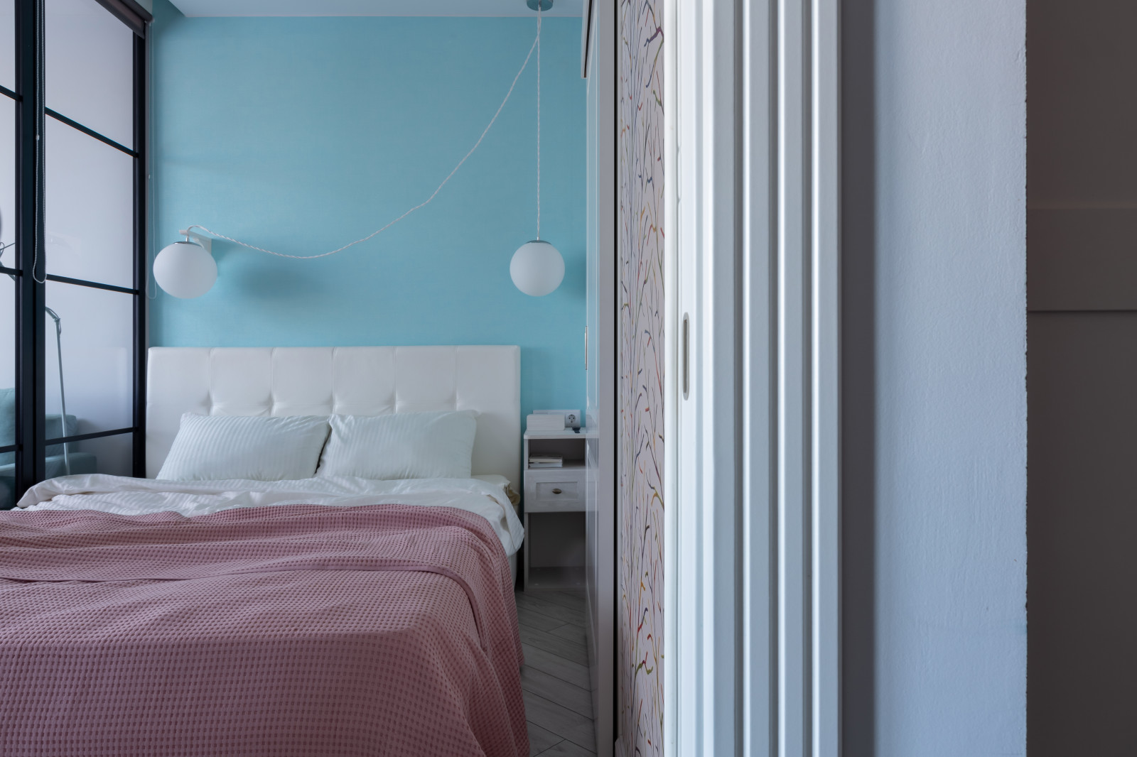 Дизайн-проект квартиры в ЖК "Новый Оккервиль" Минимализм с яркими акцентами 36м2